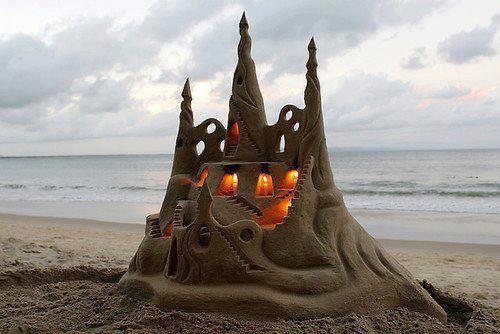 Песочный замок из песка.