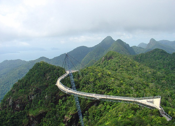 Небесный мост в Малайзии - самый необычный мост в мире