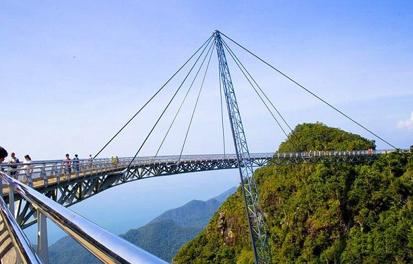 Небесный мост в Малайзии - самый необычный мост в мире